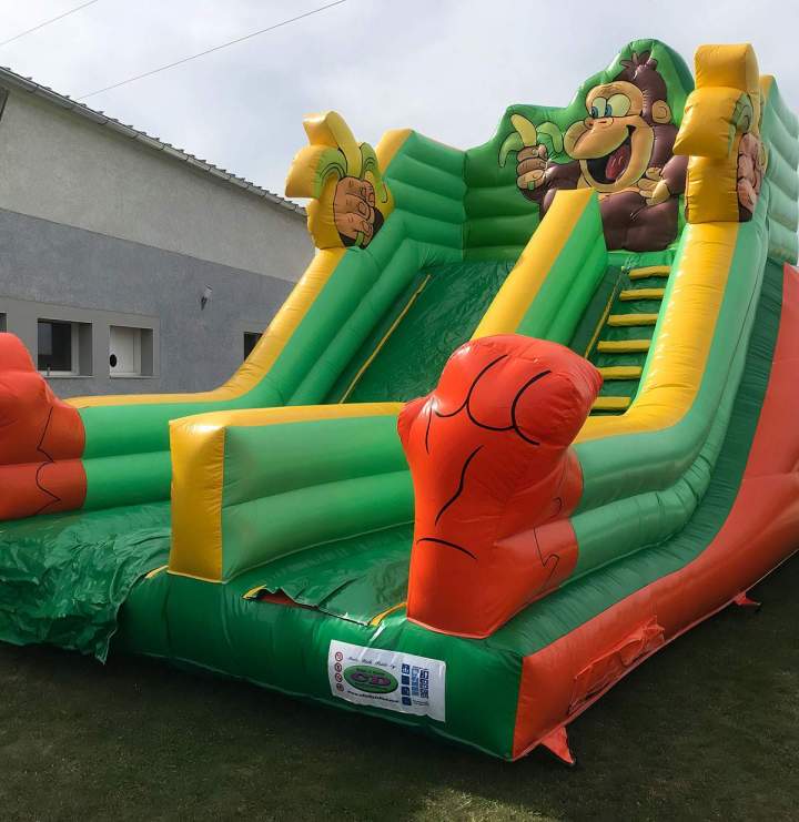 Toboggan gonflable Oyonnax